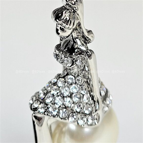 Crystal Ballerina On a Pearl Pendant Necklace - Picture 4 of 12